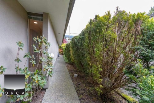 2424 Bellevue Avenue, West Vancouver, BC - Outdoor