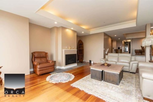 2424 Bellevue Avenue, West Vancouver, BC - Indoor Photo Showing Living Room With Fireplace