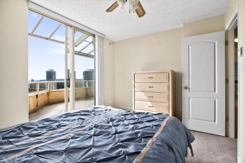 1802-1190 Pipeline Road, Coquitlam, BC - Indoor Photo Showing Bedroom