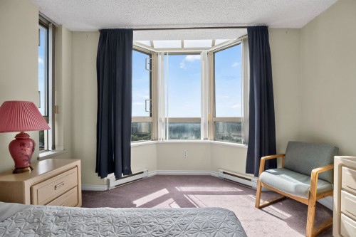 1802-1190 Pipeline Road, Coquitlam, BC - Indoor Photo Showing Bedroom