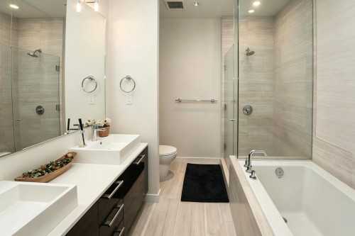 107-5151 Brighthouse Way, Richmond, BC - Indoor Photo Showing Bathroom