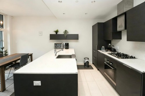 107-5151 Brighthouse Way, Richmond, BC - Indoor Photo Showing Kitchen
