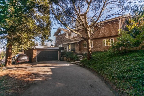 4956 Marine Drive, West Vancouver, BC - Outdoor