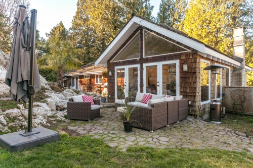 4956 Marine Drive, West Vancouver, BC - Outdoor