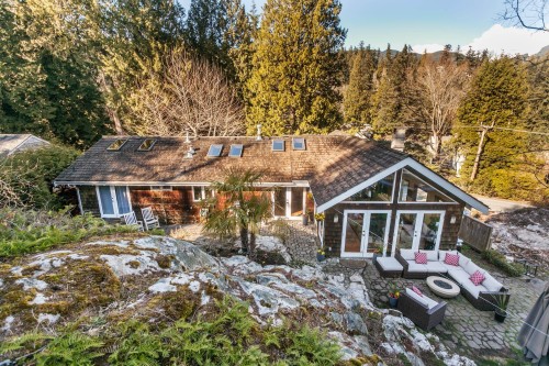 4956 Marine Drive, West Vancouver, BC - Outdoor