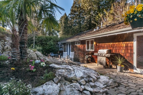 4956 Marine Drive, West Vancouver, BC - Outdoor