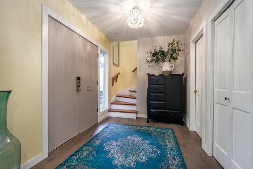 4956 Marine Drive, West Vancouver, BC - Indoor Photo Showing Other Room
