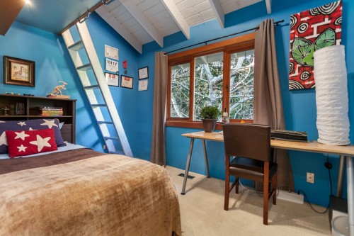 4956 Marine Drive, West Vancouver, BC - Indoor Photo Showing Bedroom