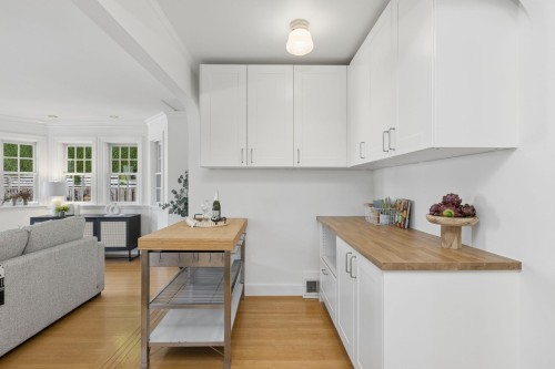 3933 King Edward Avenue W, Vancouver, BC - Indoor