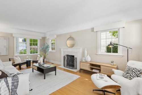3933 King Edward Avenue W, Vancouver, BC - Indoor Photo Showing Living Room With Fireplace