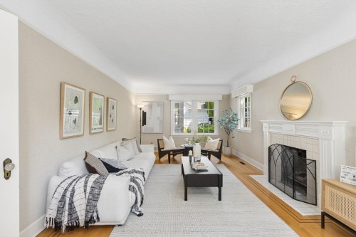 3933 King Edward Avenue W, Vancouver, BC - Indoor Photo Showing Living Room With Fireplace