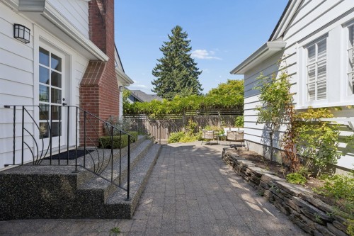 3933 King Edward Avenue W, Vancouver, BC - Outdoor