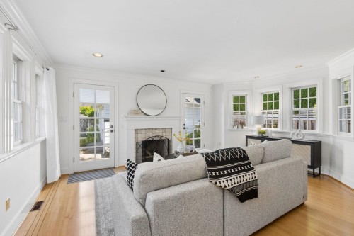 3933 King Edward Avenue W, Vancouver, BC - Indoor Photo Showing Living Room With Fireplace