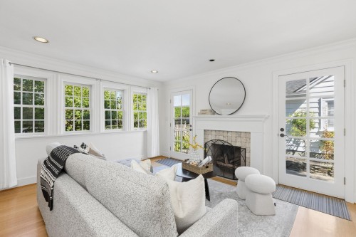 3933 King Edward Avenue W, Vancouver, BC - Indoor Photo Showing Living Room With Fireplace