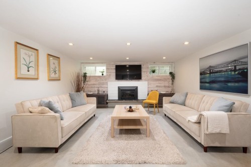 2420 Edgemont Boulevard, North Vancouver, BC - Indoor Photo Showing Living Room With Fireplace