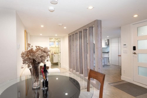 2420 Edgemont Boulevard, North Vancouver, BC - Indoor