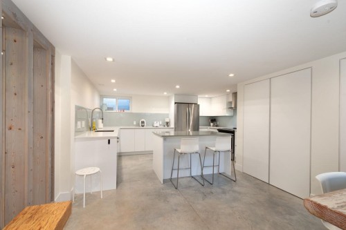 2420 Edgemont Boulevard, North Vancouver, BC - Indoor Photo Showing Other Room