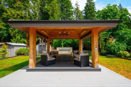 2420 Edgemont Boulevard, North Vancouver, BC - Outdoor With Deck Patio Veranda