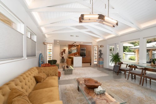 2420 Edgemont Boulevard, North Vancouver, BC - Indoor Photo Showing Living Room
