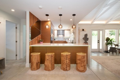 2420 Edgemont Boulevard, North Vancouver, BC - Indoor