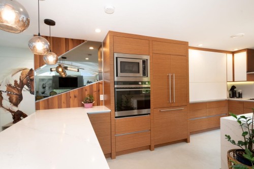 2420 Edgemont Boulevard, North Vancouver, BC - Indoor Photo Showing Kitchen