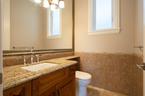 2715 20Th Avenue W, Vancouver, BC - Indoor Photo Showing Bathroom