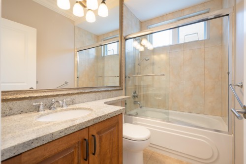 2715 20Th Avenue W, Vancouver, BC - Indoor Photo Showing Bathroom