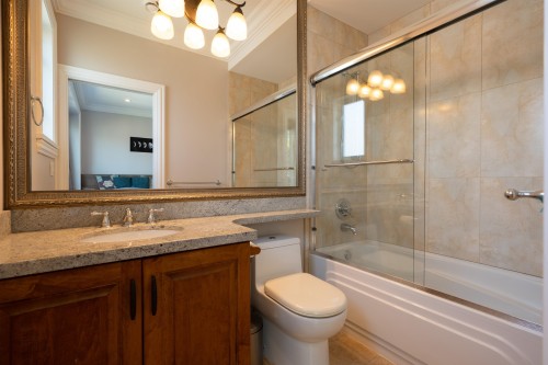 2715 20Th Avenue W, Vancouver, BC - Indoor Photo Showing Bathroom