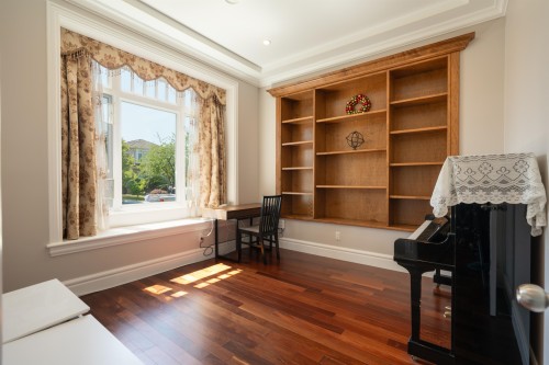 2715 20Th Avenue W, Vancouver, BC - Indoor