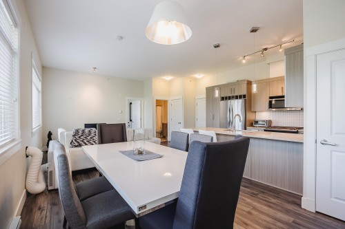 409-22327 River Road, Maple Ridge, BC - Indoor Photo Showing Dining Room