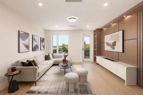 2-6525 Dufferin Avenue, Burnaby, BC - Indoor Photo Showing Living Room