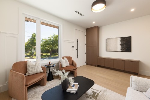 2-6525 Dufferin Avenue, Burnaby, BC - Indoor