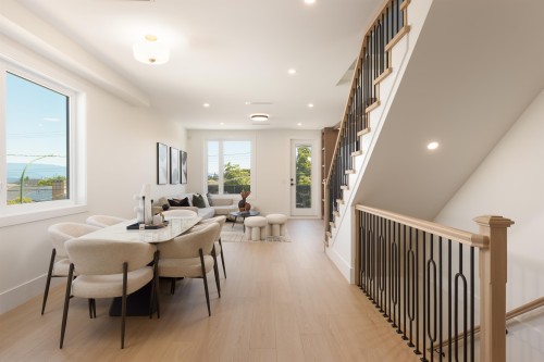 2-6525 Dufferin Avenue, Burnaby, BC - Indoor Photo Showing Other Room