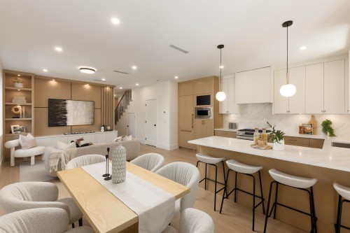5-6525 Dufferin Avenue, Burnaby, BC - Indoor