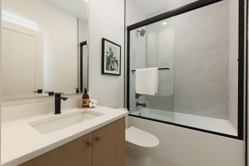 5-6525 Dufferin Avenue, Burnaby, BC - Indoor Photo Showing Bathroom