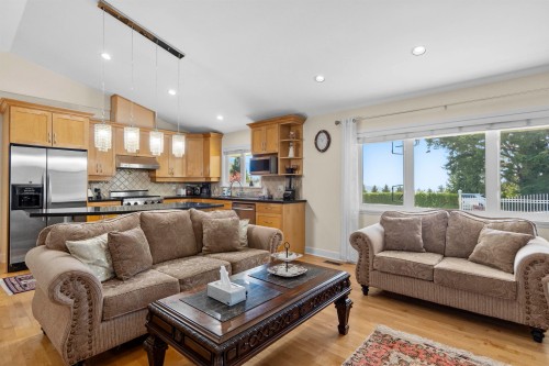 875 Greenwood Road, West Vancouver, BC - Indoor Photo Showing Living Room
