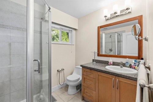 875 Greenwood Road, West Vancouver, BC - Indoor Photo Showing Bathroom