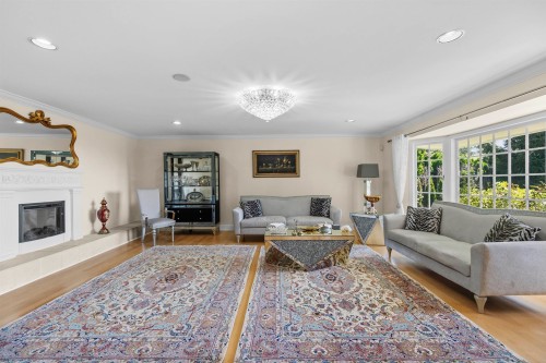 875 Greenwood Road, West Vancouver, BC - Indoor Photo Showing Living Room With Fireplace