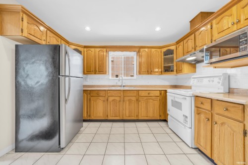 1268 Nanaimo Street, Vancouver, BC - Indoor Photo Showing Kitchen