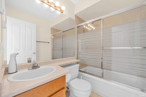 1268 Nanaimo Street, Vancouver, BC - Indoor Photo Showing Bathroom