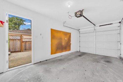 1268 Nanaimo Street, Vancouver, BC - Indoor Photo Showing Garage