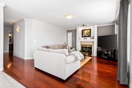 1671 Mallard Court, Coquitlam, BC - Indoor Photo Showing Living Room With Fireplace