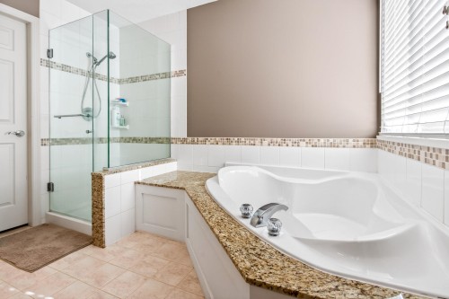 1671 Mallard Court, Coquitlam, BC - Indoor Photo Showing Bathroom