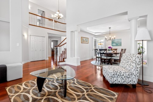 1671 Mallard Court, Coquitlam, BC - Indoor Photo Showing Living Room