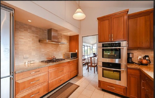 4729 Paton Street, Vancouver, BC - Indoor Photo Showing Kitchen With Upgraded Kitchen