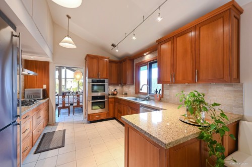 4729 Paton Street, Vancouver, BC - Indoor Photo Showing Kitchen With Double Sink