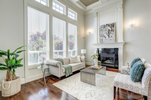 8151 Dalemore Road, Richmond, BC - Indoor Photo Showing Living Room With Fireplace
