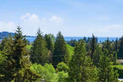 302-5780 Trail Avenue, Sechelt, BC 
