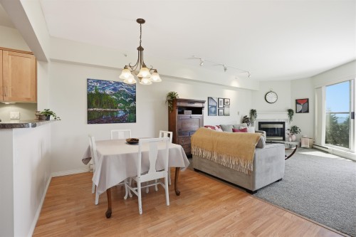 302-5780 Trail Avenue, Sechelt, BC 