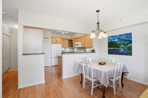 302-5780 Trail Avenue, Sechelt, BC 